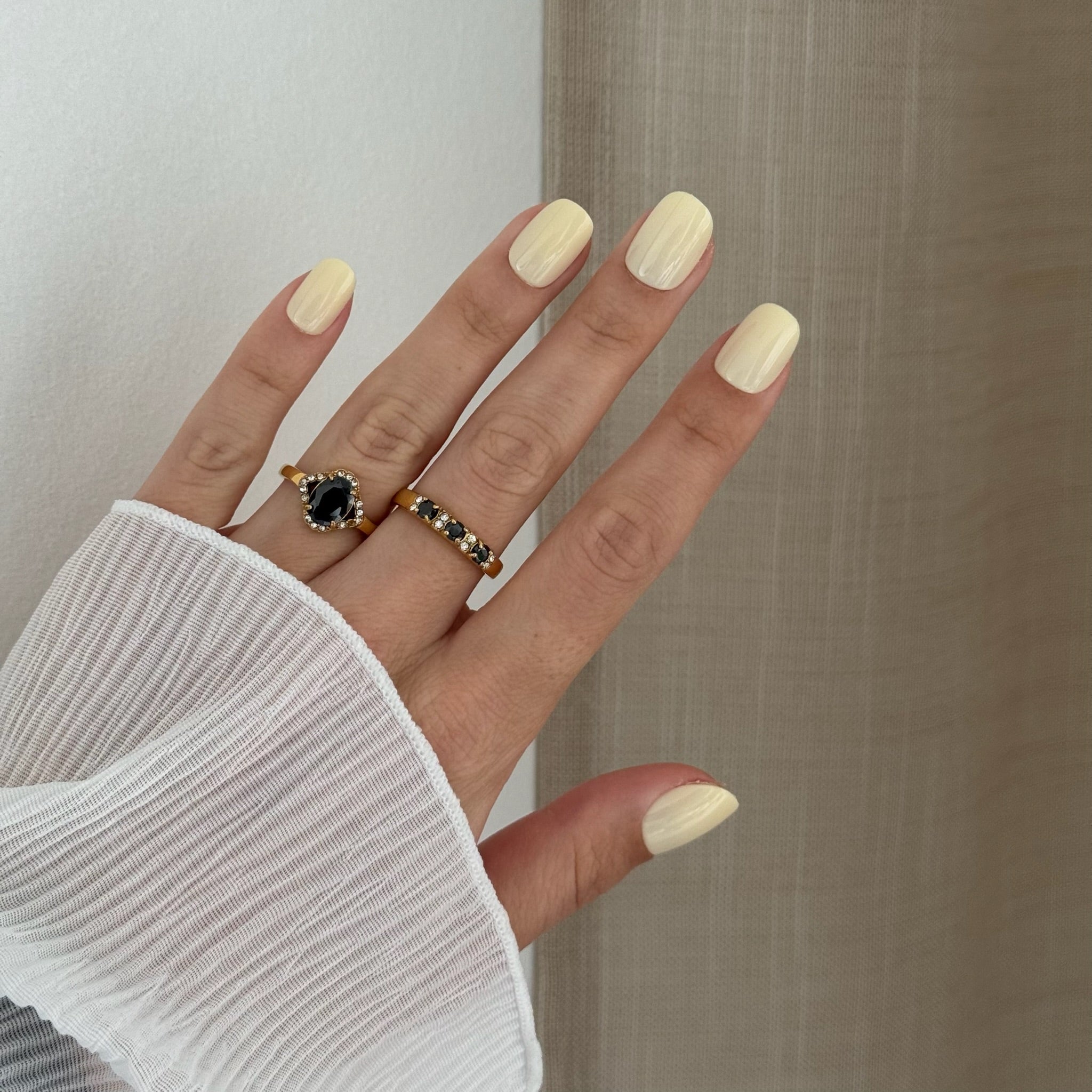 Butter Yellow - Extra Short