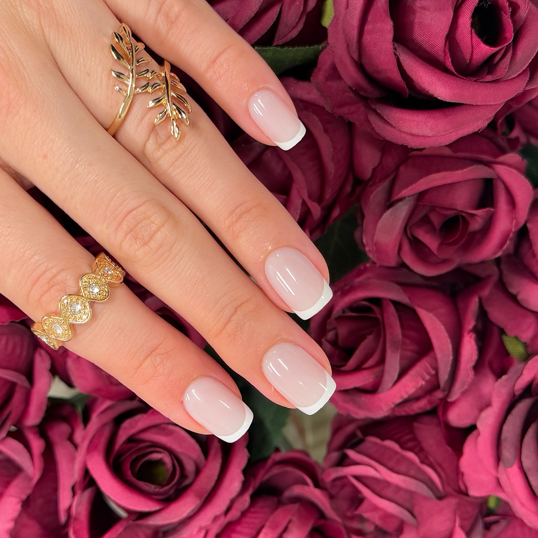 chloe softgel press on plaknagels close-up